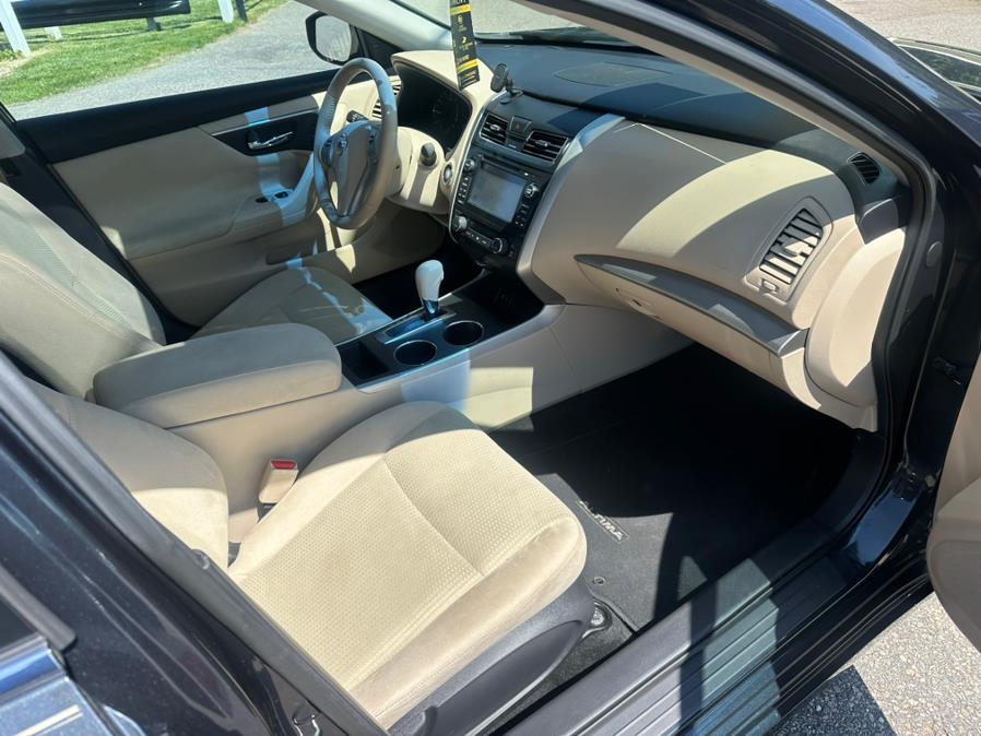 2015 Nissan Altima 4dr Sdn I4 2.5 S, available for sale in South Windsor, Connecticut | Mike And Tony Auto Sales, Inc. South Windsor, Connecticut 2015 Nissan Altima 4dr Sdn I4 2.5 S, available for sale in South Windsor, Connecticut | Mike And Tony Auto Sales, Inc. South Windsor, Connecticut