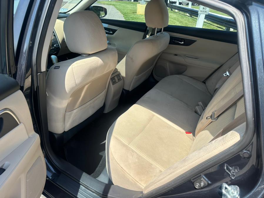 2015 Nissan Altima 4dr Sdn I4 2.5 S, available for sale in South Windsor, Connecticut | Mike And Tony Auto Sales, Inc. South Windsor, Connecticut 2015 Nissan Altima 4dr Sdn I4 2.5 S, available for sale in South Windsor, Connecticut | Mike And Tony Auto Sales, Inc. South Windsor, Connecticut