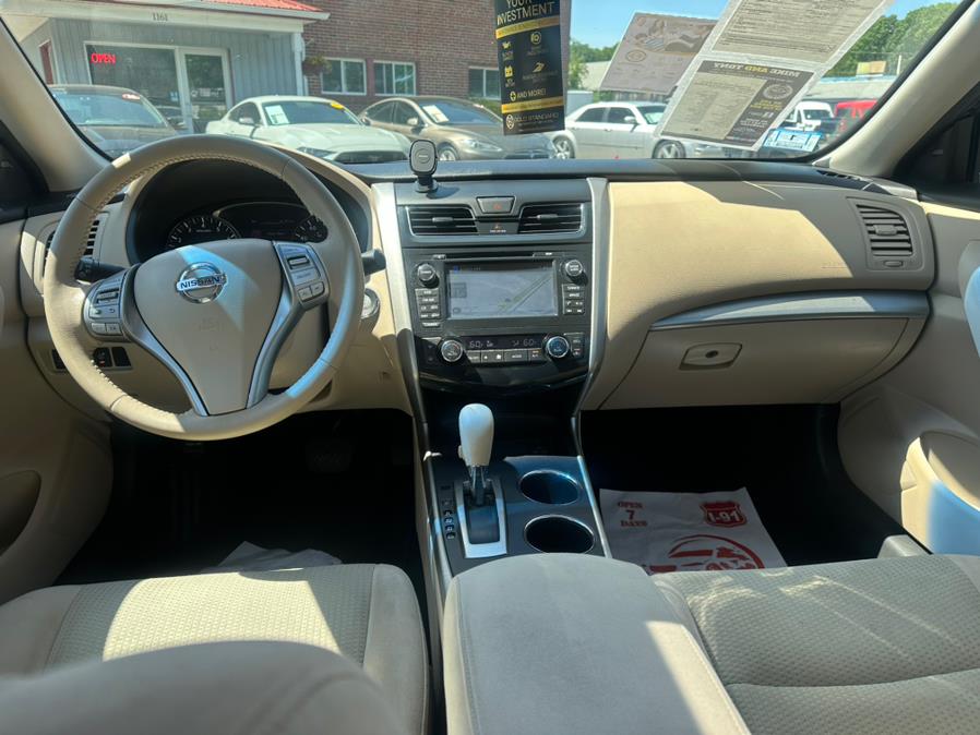 2015 Nissan Altima 4dr Sdn I4 2.5 S, available for sale in South Windsor, Connecticut | Mike And Tony Auto Sales, Inc. South Windsor, Connecticut 2015 Nissan Altima 4dr Sdn I4 2.5 S, available for sale in South Windsor, Connecticut | Mike And Tony Auto Sales, Inc. South Windsor, Connecticut