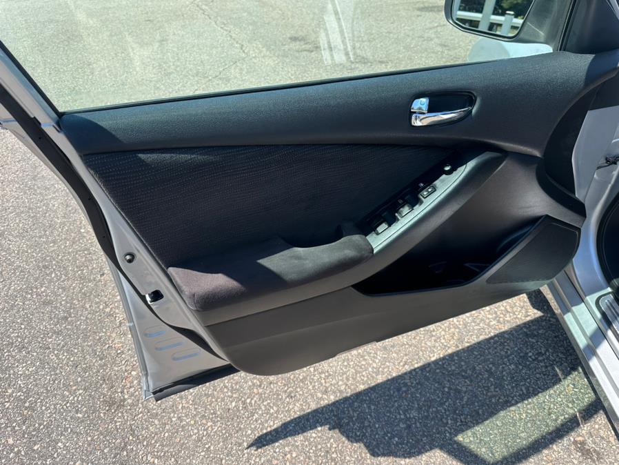 2012 Nissan Altima 4dr Sdn I4 CVT 2.5 S, available for sale in South Windsor, Connecticut | Mike And Tony Auto Sales, Inc. South Windsor, Connecticut 2012 Nissan Altima 4dr Sdn I4 CVT 2.5 S, available for sale in South Windsor, Connecticut | Mike And Tony Auto Sales, Inc. South Windsor, Connecticut