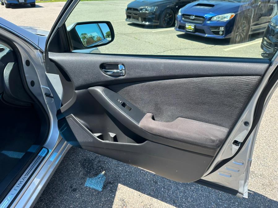 2012 Nissan Altima 4dr Sdn I4 CVT 2.5 S, available for sale in South Windsor, Connecticut | Mike And Tony Auto Sales, Inc. South Windsor, Connecticut 2012 Nissan Altima 4dr Sdn I4 CVT 2.5 S, available for sale in South Windsor, Connecticut | Mike And Tony Auto Sales, Inc. South Windsor, Connecticut