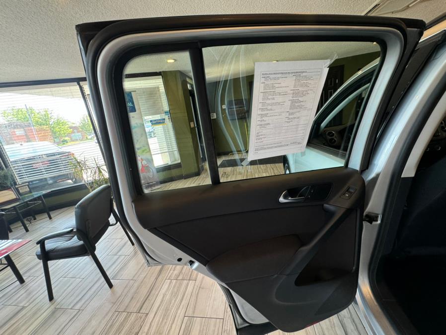 2017 Volkswagen Tiguan Limited 2.0T 4MOTION, available for sale in West Hartford, Connecticut | AutoMax. West Hartford, Connecticut 2017 Volkswagen Tiguan Limited 2.0T 4MOTION, available for sale in West Hartford, Connecticut | AutoMax. West Hartford, Connecticut
