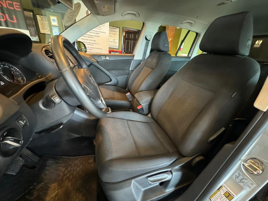 2017 Volkswagen Tiguan Limited 2.0T 4MOTION, available for sale in West Hartford, Connecticut | AutoMax. West Hartford, Connecticut 2017 Volkswagen Tiguan Limited 2.0T 4MOTION, available for sale in West Hartford, Connecticut | AutoMax. West Hartford, Connecticut