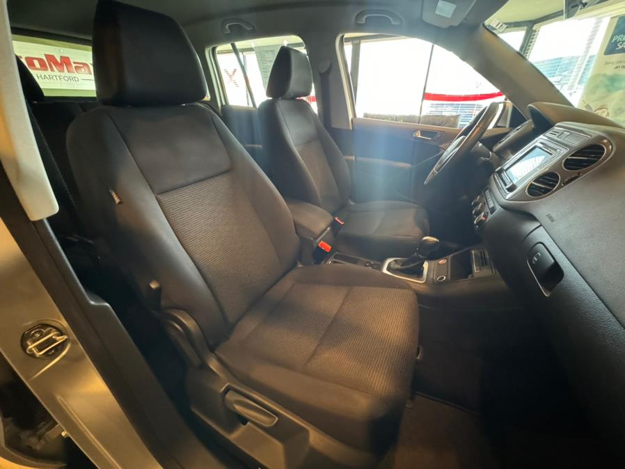 2017 Volkswagen Tiguan Limited 2.0T 4MOTION, available for sale in West Hartford, Connecticut | AutoMax. West Hartford, Connecticut 2017 Volkswagen Tiguan Limited 2.0T 4MOTION, available for sale in West Hartford, Connecticut | AutoMax. West Hartford, Connecticut