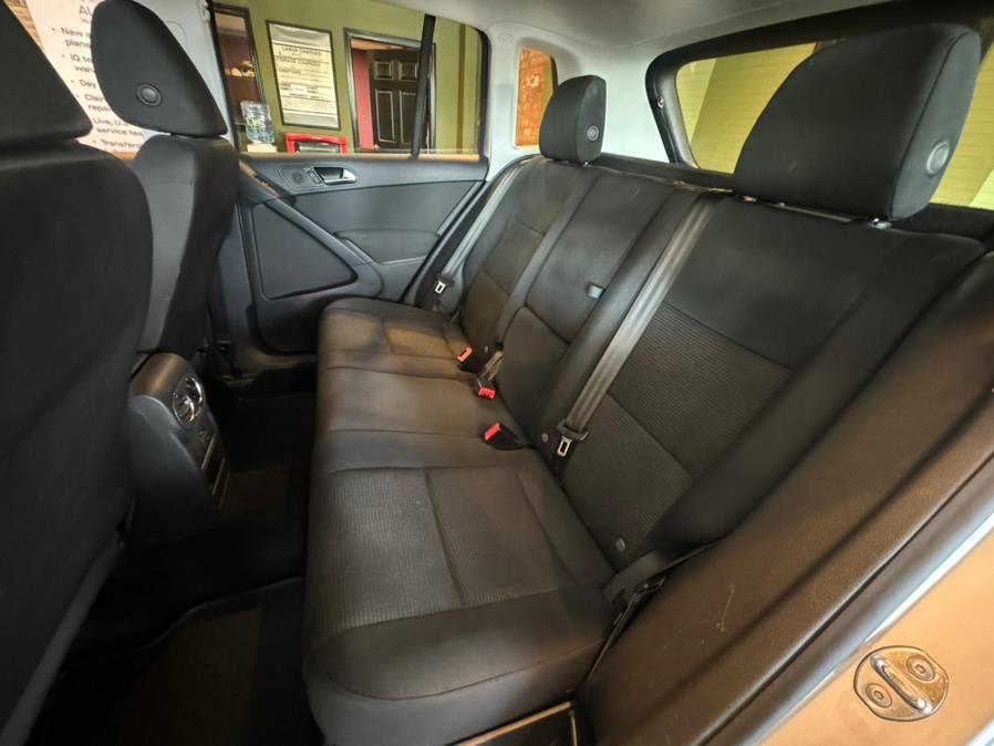 2017 Volkswagen Tiguan Limited 2.0T 4MOTION, available for sale in West Hartford, Connecticut | AutoMax. West Hartford, Connecticut 2017 Volkswagen Tiguan Limited 2.0T 4MOTION, available for sale in West Hartford, Connecticut | AutoMax. West Hartford, Connecticut