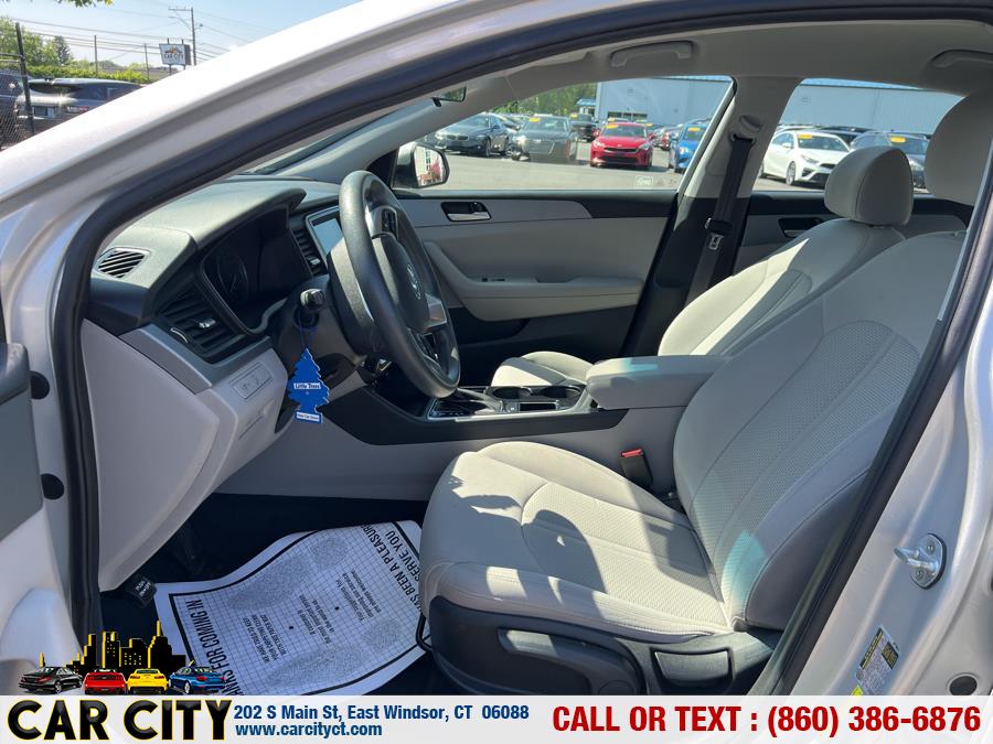 2019 Hyundai Sonata SE 2.4L, available for sale in East Windsor, Connecticut | Car City LLC. East Windsor, Connecticut 2019 Hyundai Sonata SE 2.4L, available for sale in East Windsor, Connecticut | Car City LLC. East Windsor, Connecticut