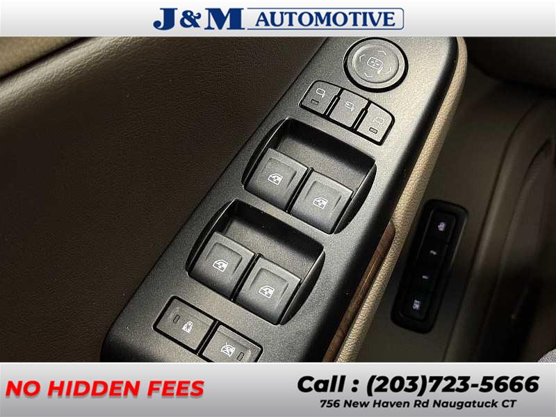 2019 Chevrolet Suburban LT, available for sale in Naugatuck, Connecticut | J&M Automotive Sls&Svc LLC. Naugatuck, Connecticut 2019 Chevrolet Suburban LT, available for sale in Naugatuck, Connecticut | J&M Automotive Sls&Svc LLC. Naugatuck, Connecticut