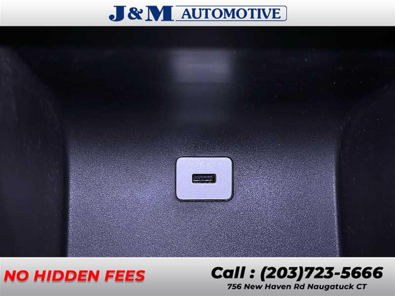 2019 Chevrolet Suburban LT, available for sale in Naugatuck, Connecticut | J&M Automotive Sls&Svc LLC. Naugatuck, Connecticut 2019 Chevrolet Suburban LT, available for sale in Naugatuck, Connecticut | J&M Automotive Sls&Svc LLC. Naugatuck, Connecticut