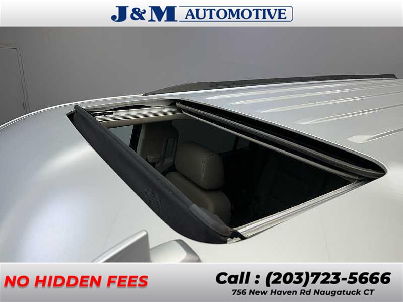 2019 Chevrolet Suburban LT, available for sale in Naugatuck, Connecticut | J&M Automotive Sls&Svc LLC. Naugatuck, Connecticut 2019 Chevrolet Suburban LT, available for sale in Naugatuck, Connecticut | J&M Automotive Sls&Svc LLC. Naugatuck, Connecticut