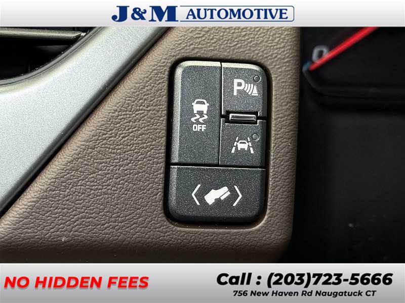 2019 Chevrolet Suburban LT, available for sale in Naugatuck, Connecticut | J&M Automotive Sls&Svc LLC. Naugatuck, Connecticut 2019 Chevrolet Suburban LT, available for sale in Naugatuck, Connecticut | J&M Automotive Sls&Svc LLC. Naugatuck, Connecticut