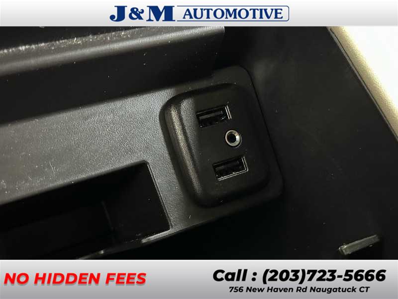 2019 Chevrolet Suburban LT, available for sale in Naugatuck, Connecticut | J&M Automotive Sls&Svc LLC. Naugatuck, Connecticut 2019 Chevrolet Suburban LT, available for sale in Naugatuck, Connecticut | J&M Automotive Sls&Svc LLC. Naugatuck, Connecticut