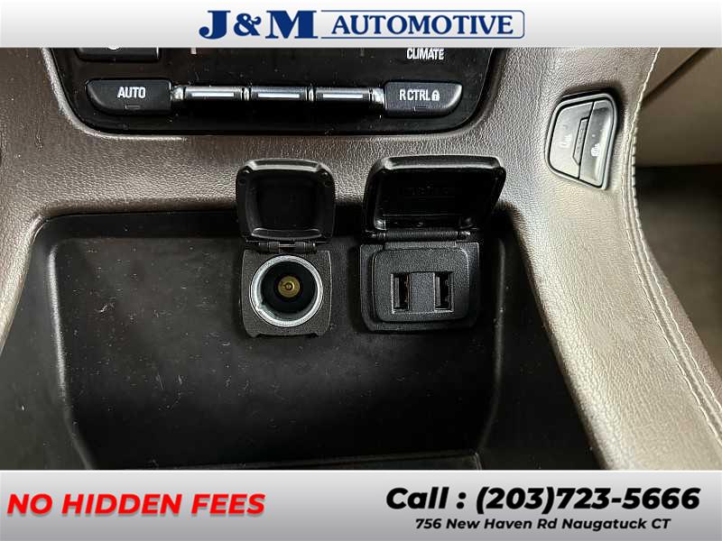 2019 Chevrolet Suburban LT, available for sale in Naugatuck, Connecticut | J&M Automotive Sls&Svc LLC. Naugatuck, Connecticut 2019 Chevrolet Suburban LT, available for sale in Naugatuck, Connecticut | J&M Automotive Sls&Svc LLC. Naugatuck, Connecticut