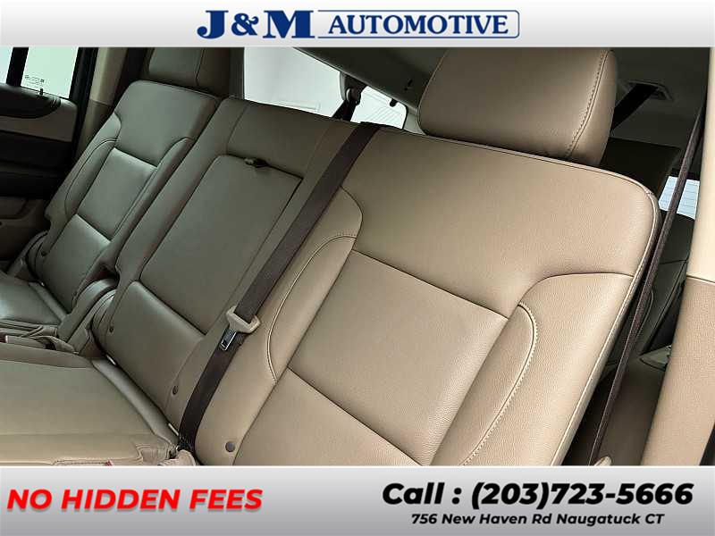 2019 Chevrolet Suburban LT, available for sale in Naugatuck, Connecticut | J&M Automotive Sls&Svc LLC. Naugatuck, Connecticut 2019 Chevrolet Suburban LT, available for sale in Naugatuck, Connecticut | J&M Automotive Sls&Svc LLC. Naugatuck, Connecticut