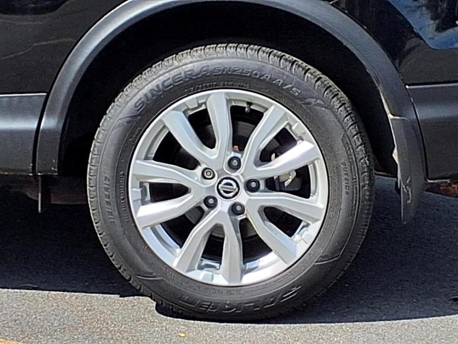 2020 Nissan Rogue Sport S photo 3