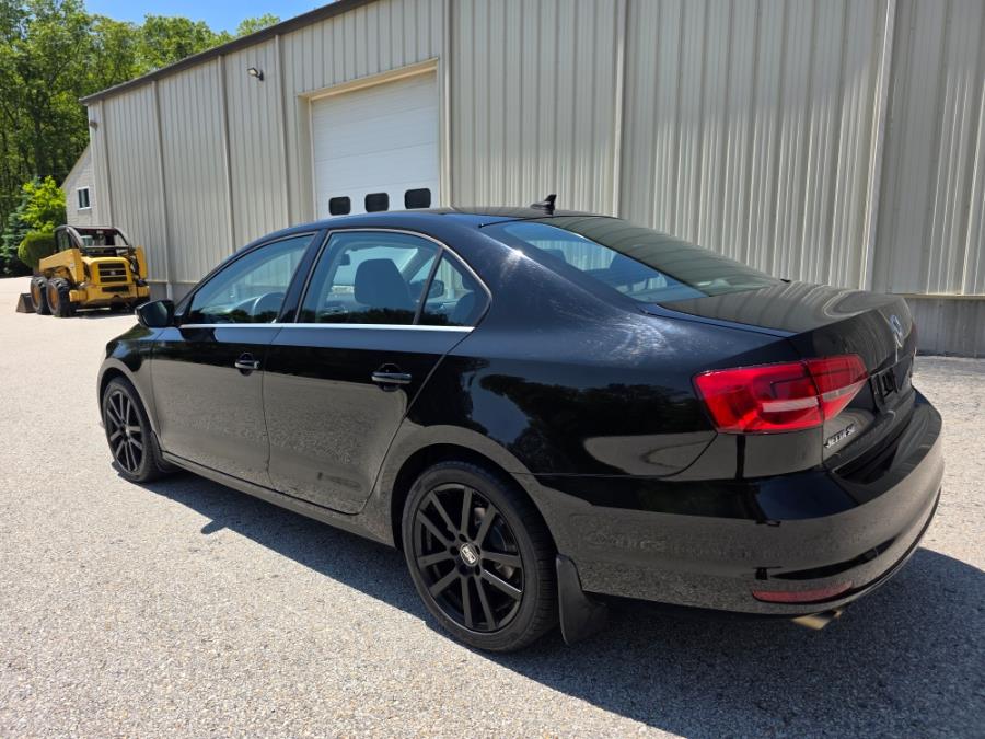 2015 Volkswagen Jetta Sedan 4dr Auto 1.8T SE w/Connectivity/Navigation PZEV, available for sale in Dudley, Massachusetts | Zoom Auto Service. Dudley, Massachusetts 2015 Volkswagen Jetta Sedan 4dr Auto 1.8T SE w/Connectivity/Navigation PZEV, available for sale in Dudley, Massachusetts | Zoom Auto Service. Dudley, Massachusetts
