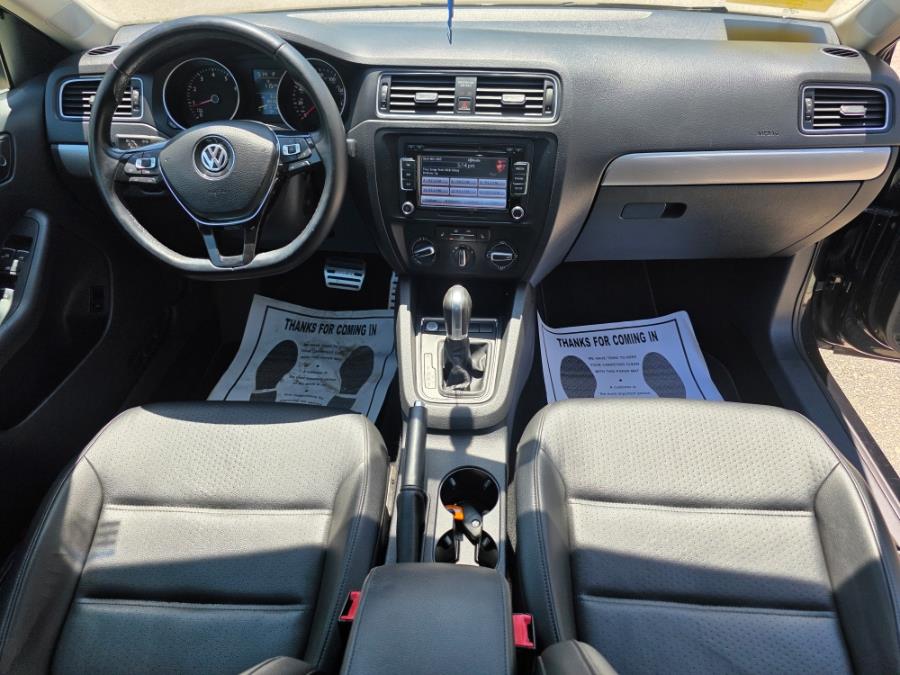 2015 Volkswagen Jetta Sedan 4dr Auto 1.8T SE w/Connectivity/Navigation PZEV, available for sale in Dudley, Massachusetts | Zoom Auto Service. Dudley, Massachusetts 2015 Volkswagen Jetta Sedan 4dr Auto 1.8T SE w/Connectivity/Navigation PZEV, available for sale in Dudley, Massachusetts | Zoom Auto Service. Dudley, Massachusetts