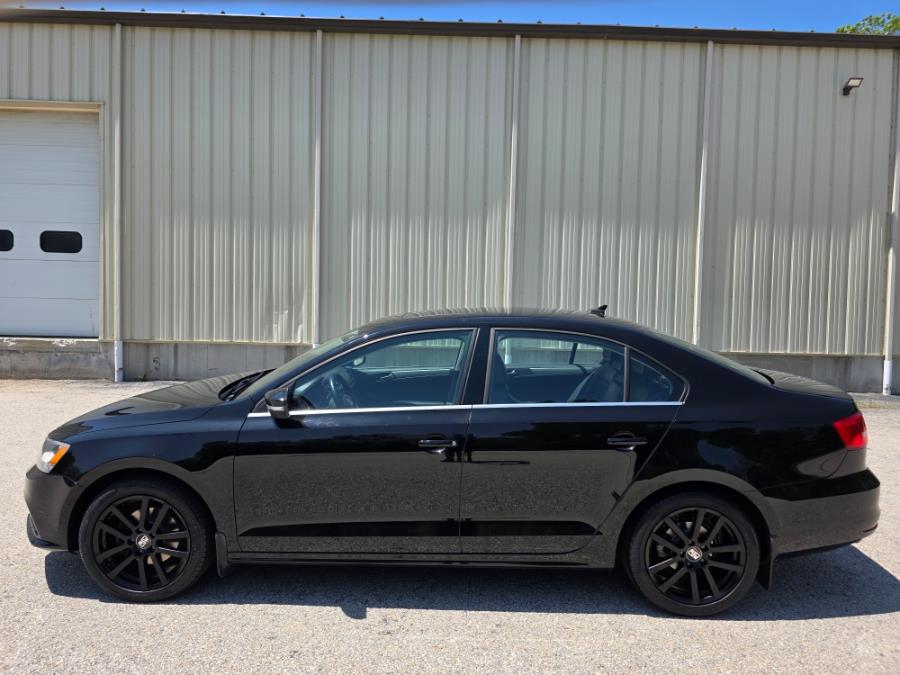 2015 Volkswagen Jetta Sedan 4dr Auto 1.8T SE w/Connectivity/Navigation PZEV, available for sale in Dudley, Massachusetts | Zoom Auto Service. Dudley, Massachusetts 2015 Volkswagen Jetta Sedan 4dr Auto 1.8T SE w/Connectivity/Navigation PZEV, available for sale in Dudley, Massachusetts | Zoom Auto Service. Dudley, Massachusetts