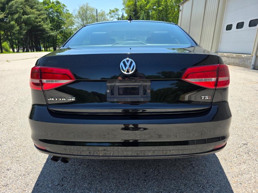 2015 Volkswagen Jetta Sedan 4dr Auto 1.8T SE w/Connectivity/Navigation PZEV, available for sale in Dudley, Massachusetts | Zoom Auto Service. Dudley, Massachusetts 2015 Volkswagen Jetta Sedan 4dr Auto 1.8T SE w/Connectivity/Navigation PZEV, available for sale in Dudley, Massachusetts | Zoom Auto Service. Dudley, Massachusetts