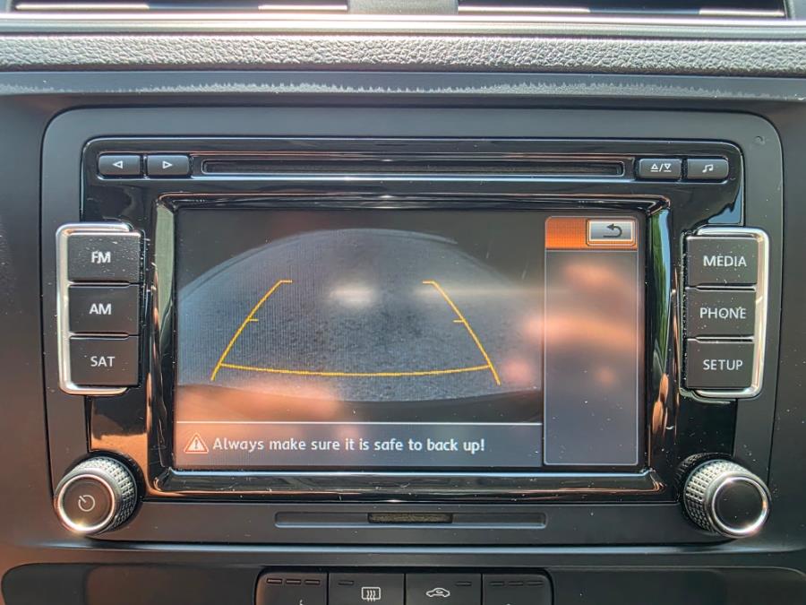 2015 Volkswagen Jetta Sedan 4dr Auto 1.8T SE w/Connectivity/Navigation PZEV, available for sale in Dudley, Massachusetts | Zoom Auto Service. Dudley, Massachusetts 2015 Volkswagen Jetta Sedan 4dr Auto 1.8T SE w/Connectivity/Navigation PZEV, available for sale in Dudley, Massachusetts | Zoom Auto Service. Dudley, Massachusetts