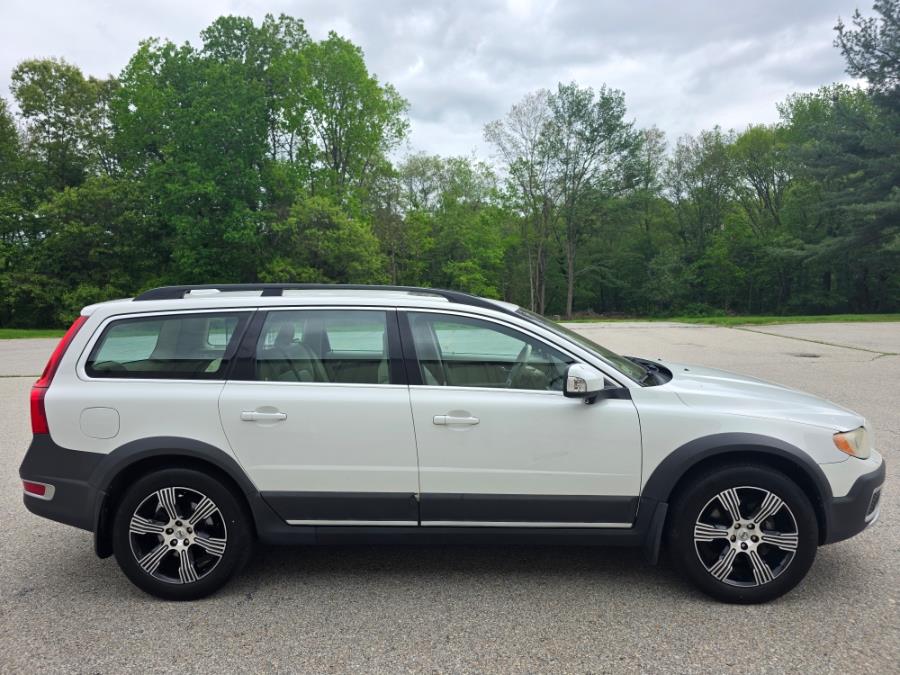 2010 Volvo XC70 4dr Wgn 3.0T w/Moonroof, available for sale in Dudley, Massachusetts | Zoom Auto Service. Dudley, Massachusetts 2010 Volvo XC70 4dr Wgn 3.0T w/Moonroof, available for sale in Dudley, Massachusetts | Zoom Auto Service. Dudley, Massachusetts