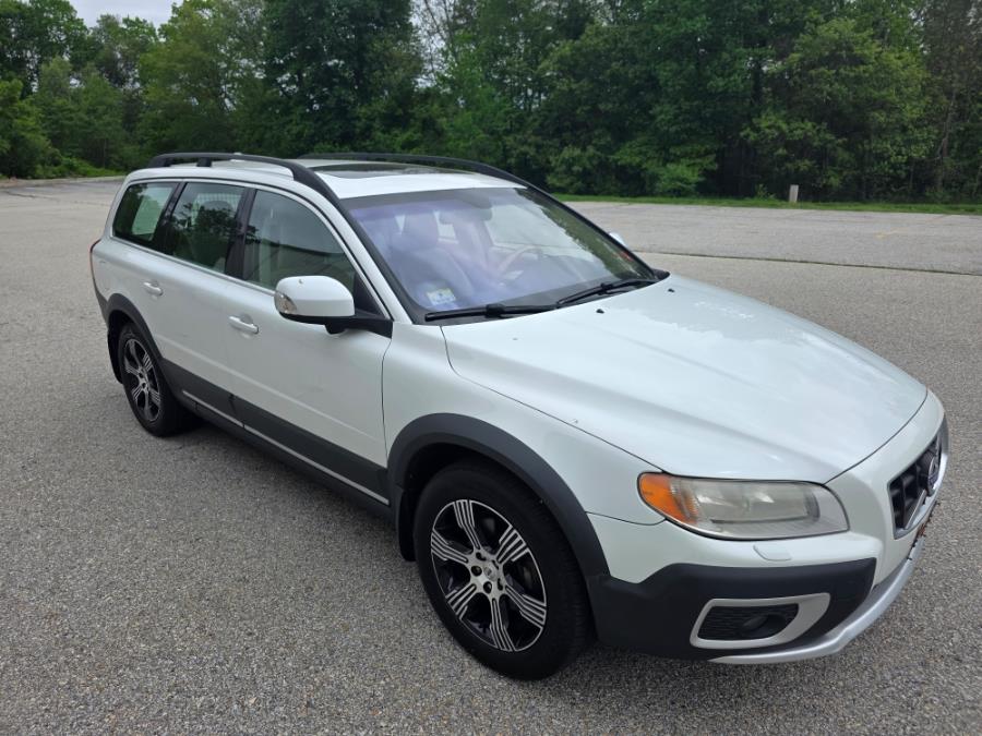2010 Volvo XC70 4dr Wgn 3.0T w/Moonroof, available for sale in Dudley, Massachusetts | Zoom Auto Service. Dudley, Massachusetts 2010 Volvo XC70 4dr Wgn 3.0T w/Moonroof, available for sale in Dudley, Massachusetts | Zoom Auto Service. Dudley, Massachusetts