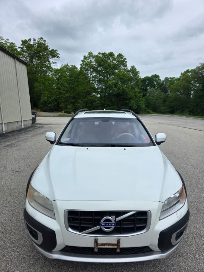2010 Volvo XC70 4dr Wgn 3.0T w/Moonroof, available for sale in Dudley, Massachusetts | Zoom Auto Service. Dudley, Massachusetts 2010 Volvo XC70 4dr Wgn 3.0T w/Moonroof, available for sale in Dudley, Massachusetts | Zoom Auto Service. Dudley, Massachusetts