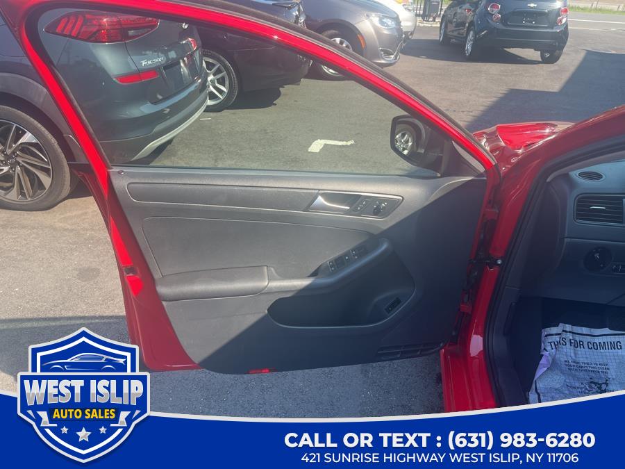 2015 Volkswagen Jetta Sedan 4dr Auto 2.0L S, available for sale in West Islip, New York | West Islip Auto Sales. West Islip, New York 2015 Volkswagen Jetta Sedan 4dr Auto 2.0L S, available for sale in West Islip, New York | West Islip Auto Sales. West Islip, New York
