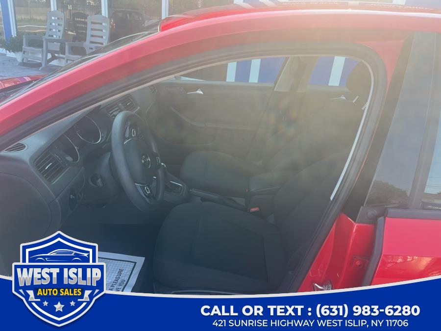 2015 Volkswagen Jetta Sedan 4dr Auto 2.0L S, available for sale in West Islip, New York | West Islip Auto Sales. West Islip, New York 2015 Volkswagen Jetta Sedan 4dr Auto 2.0L S, available for sale in West Islip, New York | West Islip Auto Sales. West Islip, New York