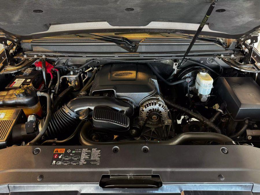 2012 Chevrolet Suburban 1500 LT Sport Utility 4D, available for sale in Santa Ana, California | K&T Motor LLC. Santa Ana, California 2012 Chevrolet Suburban 1500 LT Sport Utility 4D, available for sale in Santa Ana, California | K&T Motor LLC. Santa Ana, California