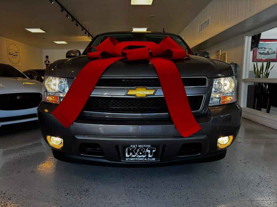 2012 Chevrolet Suburban 1500 LT Sport Utility 4D, available for sale in Santa Ana, California | K&T Motor LLC. Santa Ana, California 2012 Chevrolet Suburban 1500 LT Sport Utility 4D, available for sale in Santa Ana, California | K&T Motor LLC. Santa Ana, California