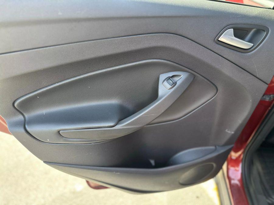2016 Ford Escape SE Sport Utility 4D, available for sale in Rochester, New York | 5 Star Motor Group. Rochester, New York 2016 Ford Escape SE Sport Utility 4D, available for sale in Rochester, New York | 5 Star Motor Group. Rochester, New York
