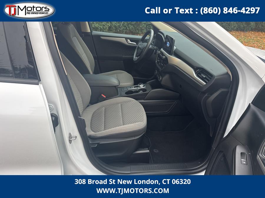 2020 Ford Escape SE Sport Hybrid AWD, available for sale in New London, Connecticut | TJ Motors LLC. New London, Connecticut 2020 Ford Escape SE Sport Hybrid AWD, available for sale in New London, Connecticut | TJ Motors LLC. New London, Connecticut
