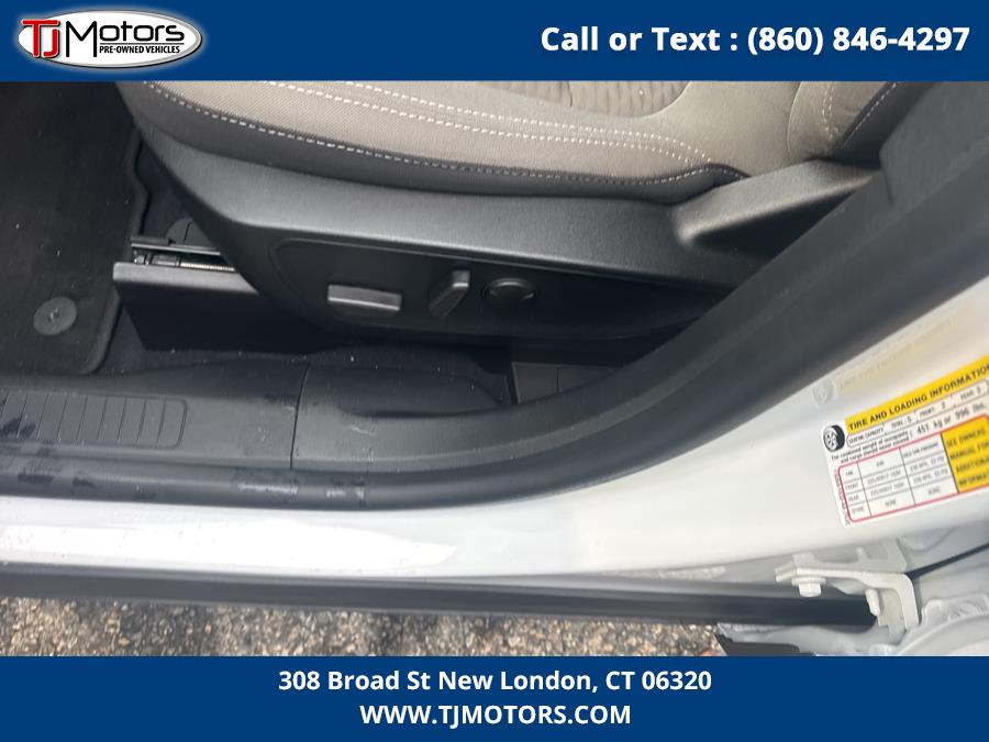 2020 Ford Escape SE Sport Hybrid AWD, available for sale in New London, Connecticut | TJ Motors LLC. New London, Connecticut 2020 Ford Escape SE Sport Hybrid AWD, available for sale in New London, Connecticut | TJ Motors LLC. New London, Connecticut