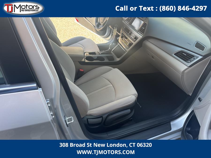 2017 Hyundai Sonata 2.4L SE, available for sale in New London, Connecticut | TJ Motors LLC. New London, Connecticut 2017 Hyundai Sonata 2.4L SE, available for sale in New London, Connecticut | TJ Motors LLC. New London, Connecticut