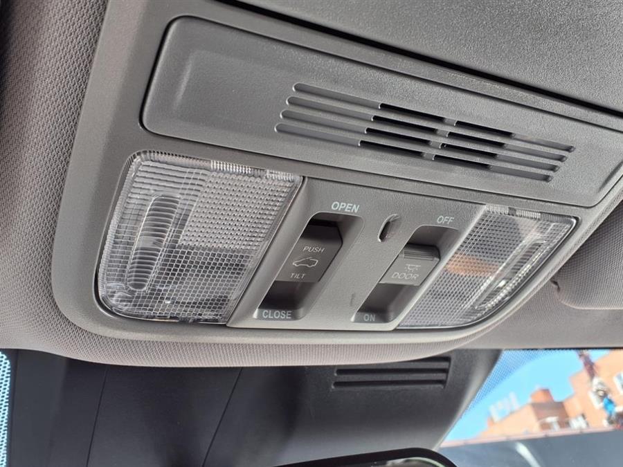 2022 Honda CR-V EX AWD, available for sale in Flushing, New York | Silverline Auto Group. Flushing, New York 2022 Honda CR-V EX AWD, available for sale in Flushing, New York | Silverline Auto Group. Flushing, New York