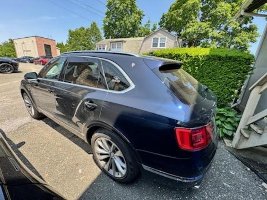 2019 Bentley Bentayga V8 AWD, available for sale in Shelton, Connecticut | Center Motorsports LLC. Shelton, Connecticut 2019 Bentley Bentayga V8 AWD, available for sale in Shelton, Connecticut | Center Motorsports LLC. Shelton, Connecticut