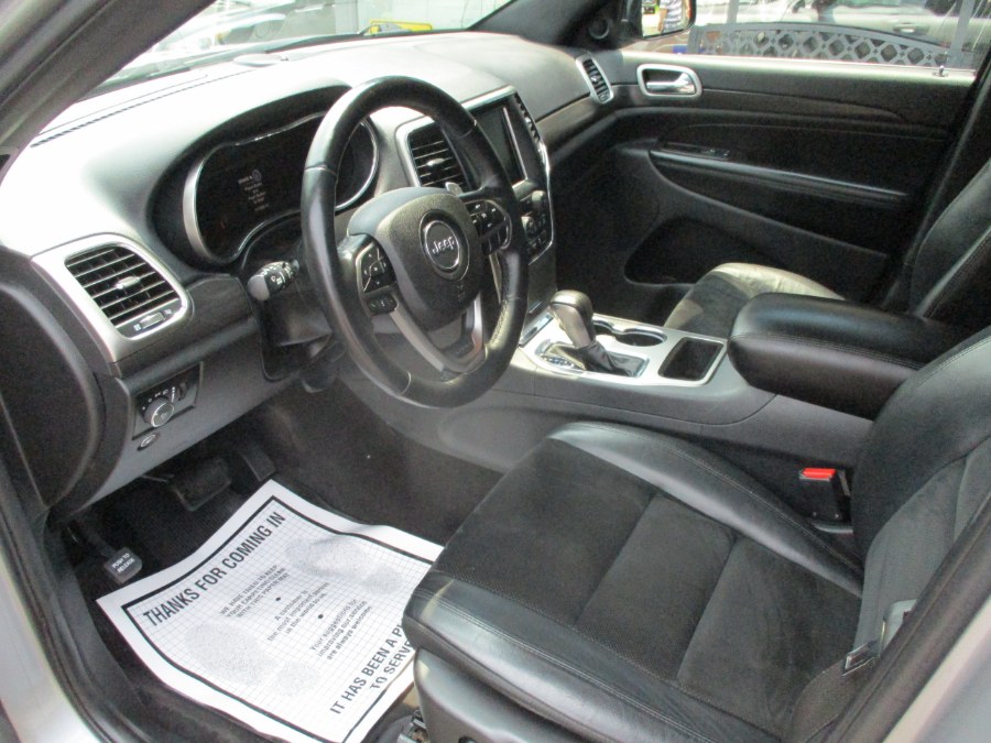 2017 Jeep Grand Cherokee Altitude 4x4 *Ltd Avail*, available for sale in Meriden, Connecticut | Cos Central Auto. Meriden, Connecticut 2017 Jeep Grand Cherokee Altitude 4x4 *Ltd Avail*, available for sale in Meriden, Connecticut | Cos Central Auto. Meriden, Connecticut