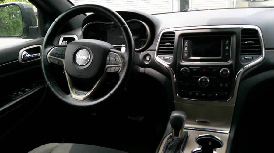 2017 Jeep Grand Cherokee Laredo 4x4, available for sale in Yantic, Connecticut | Yantic Auto Center. Yantic, Connecticut 2017 Jeep Grand Cherokee Laredo 4x4, available for sale in Yantic, Connecticut | Yantic Auto Center. Yantic, Connecticut