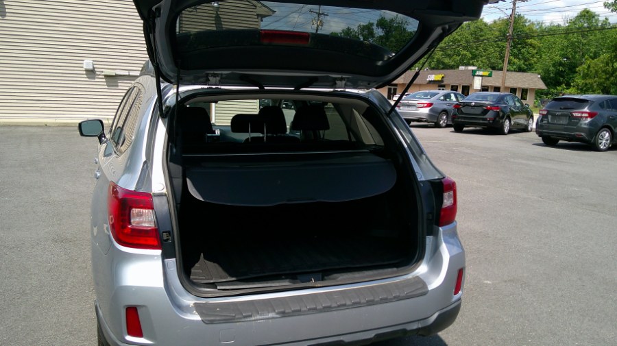 2015 Subaru Outback 4dr Wgn 2.5i Limited PZEV, available for sale in Yantic, Connecticut | Yantic Auto Center. Yantic, Connecticut 2015 Subaru Outback 4dr Wgn 2.5i Limited PZEV, available for sale in Yantic, Connecticut | Yantic Auto Center. Yantic, Connecticut