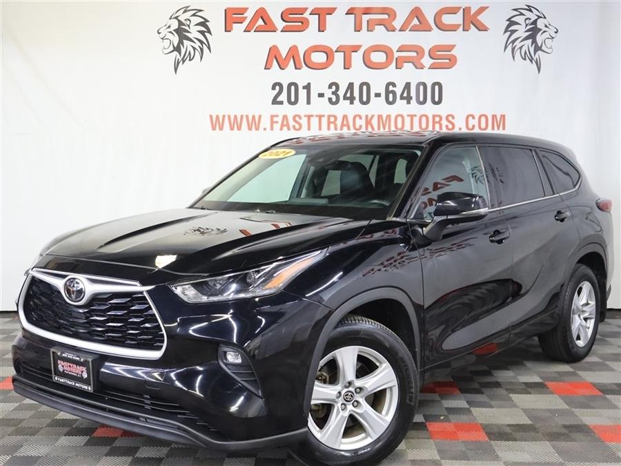 Used 2021 Toyota Highlander in Paterson, New Jersey | Fast Track Motors. Paterson, New Jersey