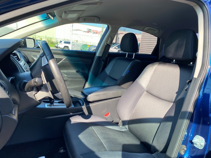 2017 Nissan Altima 2.5 SR Sedan, available for sale in Paterson, New Jersey | DZ Automall. Paterson, New Jersey 2017 Nissan Altima 2.5 SR Sedan, available for sale in Paterson, New Jersey | DZ Automall. Paterson, New Jersey