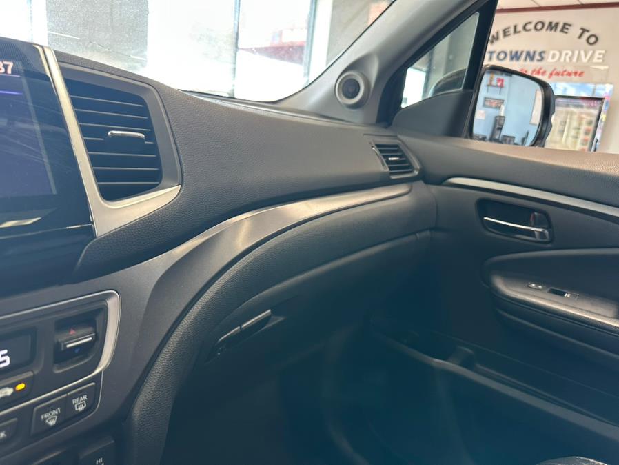 2018 Honda Pilot EX-L 2WD, available for sale in Inwood, New York | 5 Towns Drive. Inwood, New York 2018 Honda Pilot EX-L 2WD, available for sale in Inwood, New York | 5 Towns Drive. Inwood, New York