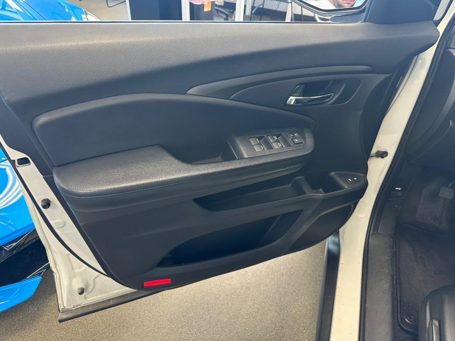 2018 Honda Pilot EX-L 2WD, available for sale in Inwood, New York | 5 Towns Drive. Inwood, New York 2018 Honda Pilot EX-L 2WD, available for sale in Inwood, New York | 5 Towns Drive. Inwood, New York