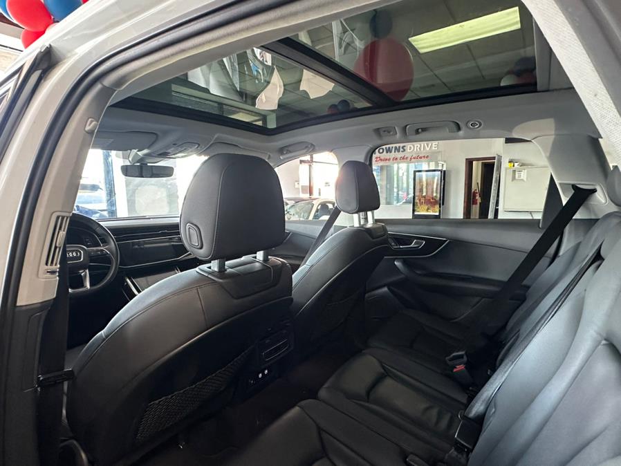 2020 Audi Q7 Premium Plus photo 32