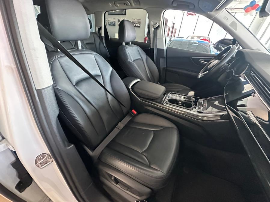 2020 Audi Q7 Premium Plus photo 35