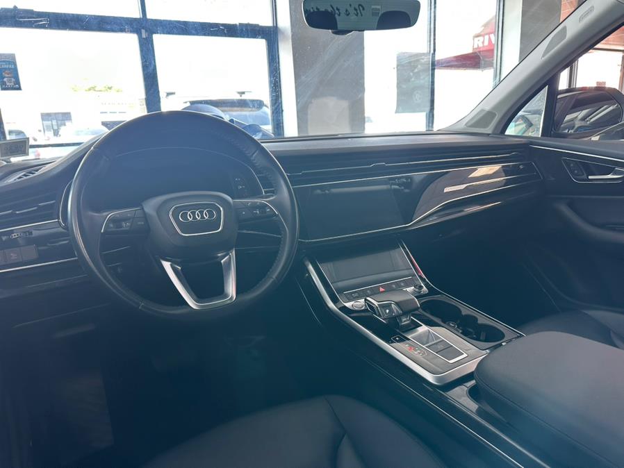 2020 Audi Q7 Premium Plus photo 25