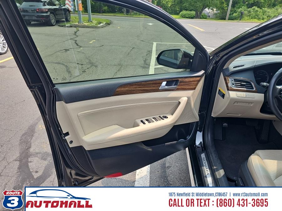 2016 Hyundai Sonata 4dr Sdn 2.4L Limited PZEV, available for sale in Middletown, Connecticut | RT 3 AUTO MALL LLC. Middletown, Connecticut 2016 Hyundai Sonata 4dr Sdn 2.4L Limited PZEV, available for sale in Middletown, Connecticut | RT 3 AUTO MALL LLC. Middletown, Connecticut