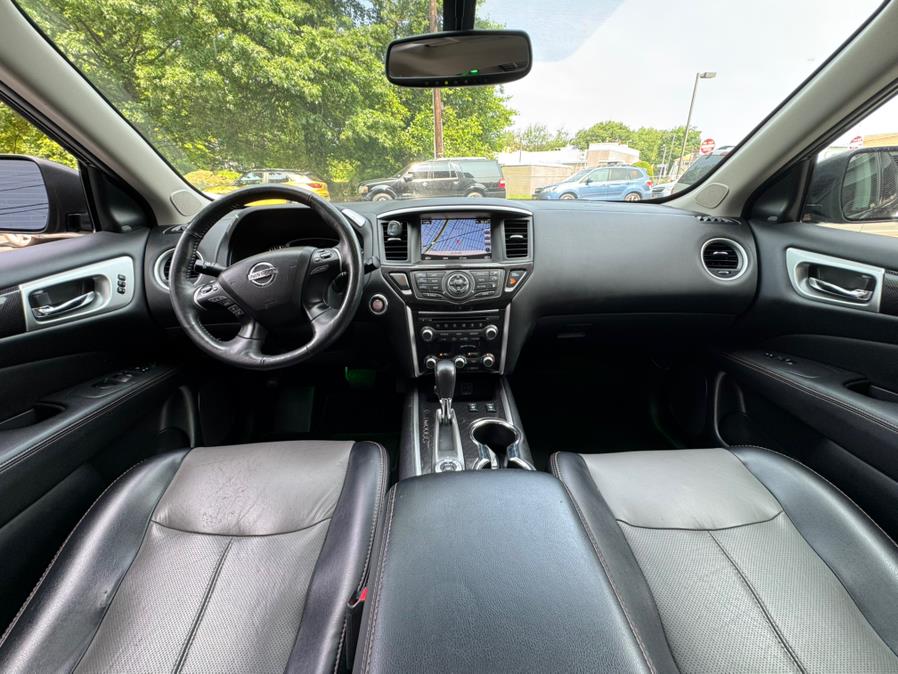 2019 Nissan Pathfinder 4x4 SL, available for sale in Irvington, New Jersey | Elis Motors Corp. Irvington, New Jersey 2019 Nissan Pathfinder 4x4 SL, available for sale in Irvington, New Jersey | Elis Motors Corp. Irvington, New Jersey