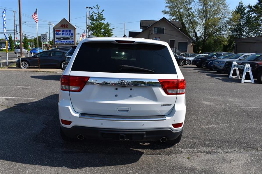 2013 Jeep Grand Cherokee LIMITED, available for sale in Patchogue, New York | 112 Auto Plaza. Patchogue, New York 2013 Jeep Grand Cherokee LIMITED, available for sale in Patchogue, New York | 112 Auto Plaza. Patchogue, New York