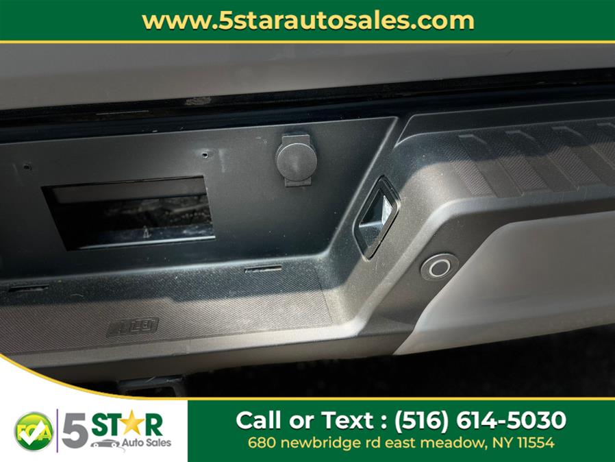 2022 Ford F-150 LARIAT 4WD SuperCrew 5.5'' Box, available for sale in East Meadow, New York | 5 Star Auto Sales Inc. East Meadow, New York 2022 Ford F-150 LARIAT 4WD SuperCrew 5.5'' Box, available for sale in East Meadow, New York | 5 Star Auto Sales Inc. East Meadow, New York